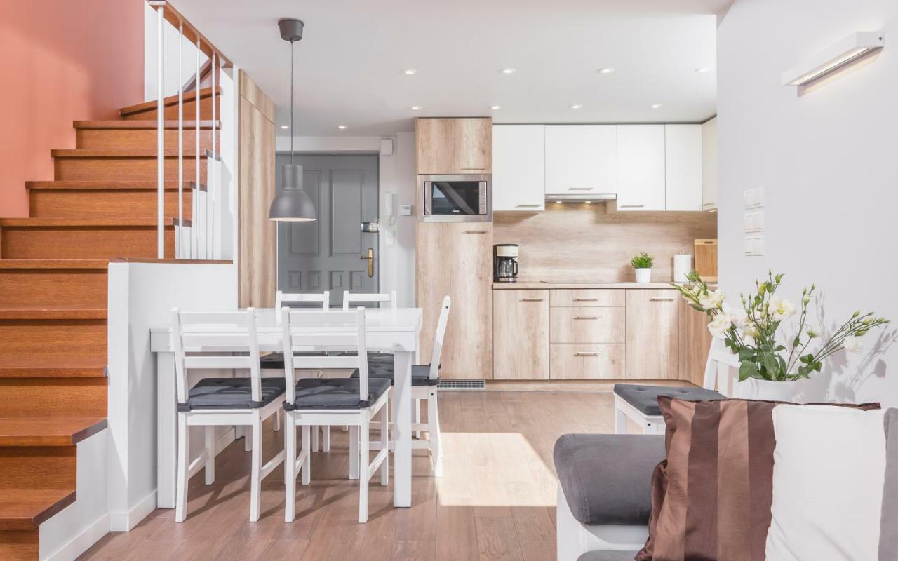 Cheerful Air Conditioned Apartment With Mezzanine And Parking - Old Town クラクフ エクステリア 写真
