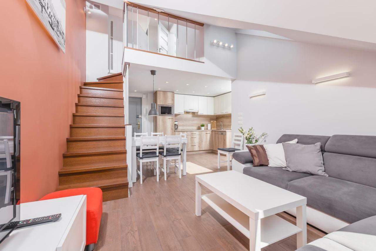 Cheerful Air Conditioned Apartment With Mezzanine And Parking - Old Town クラクフ エクステリア 写真