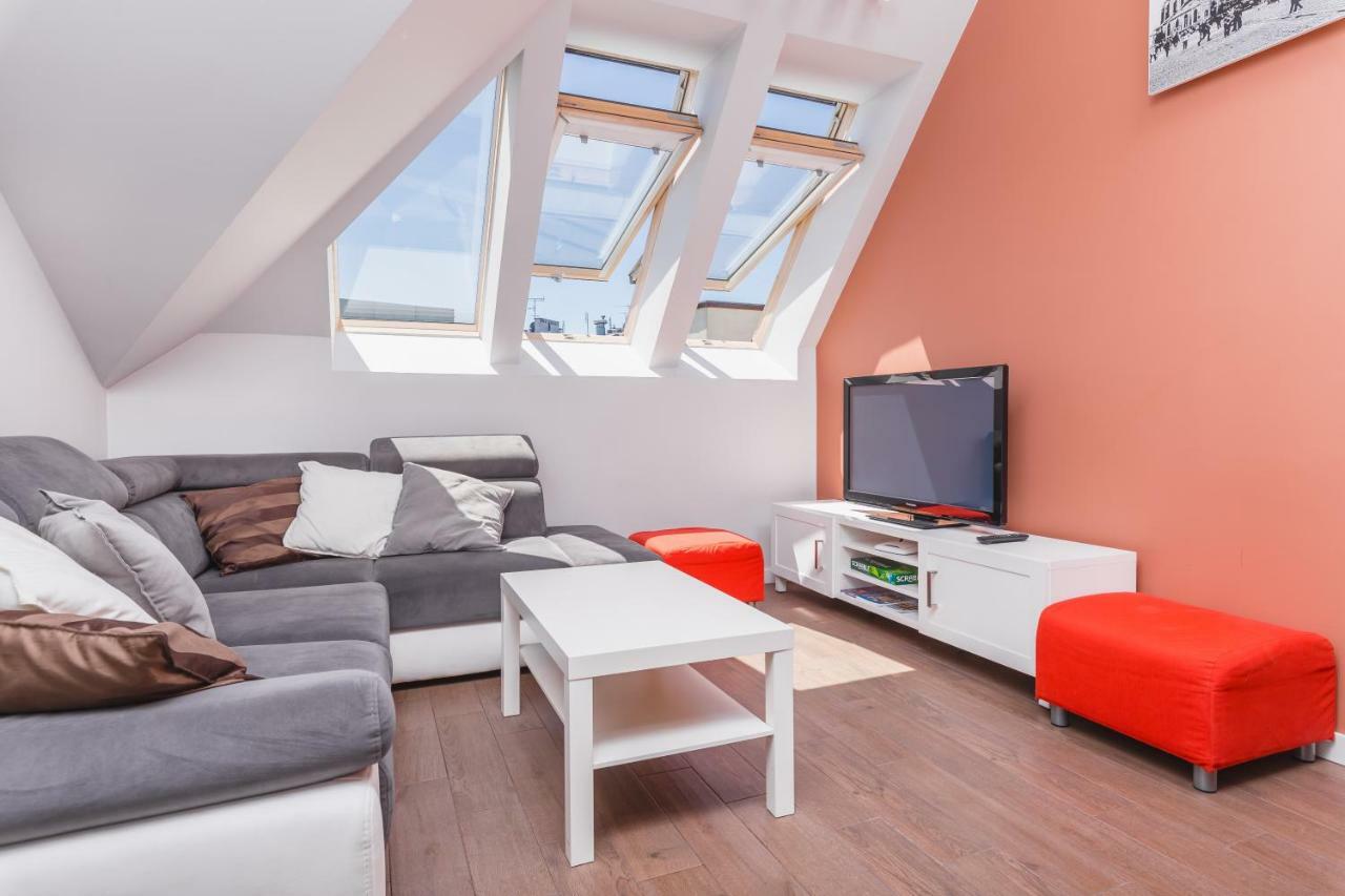 Cheerful Air Conditioned Apartment With Mezzanine And Parking - Old Town クラクフ エクステリア 写真