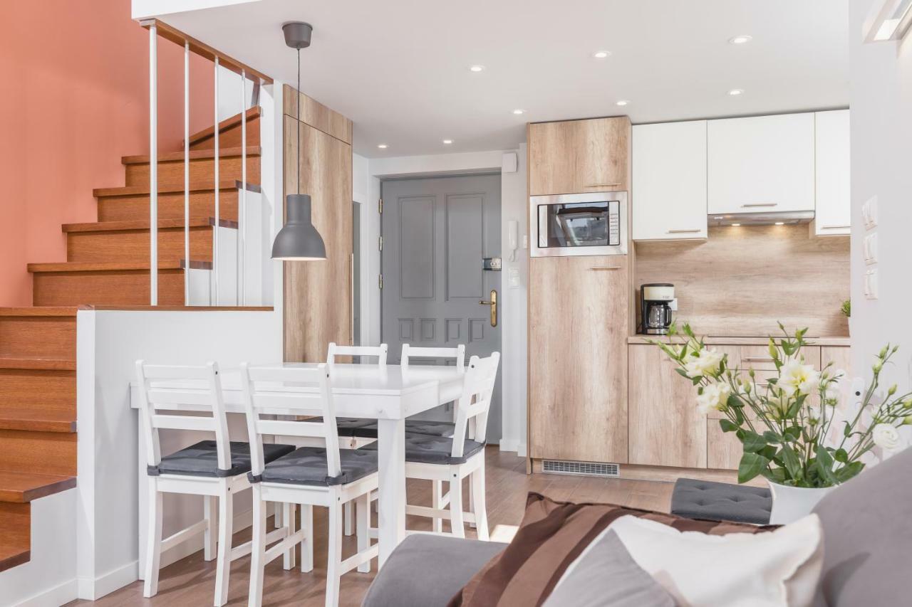 Cheerful Air Conditioned Apartment With Mezzanine And Parking - Old Town クラクフ エクステリア 写真