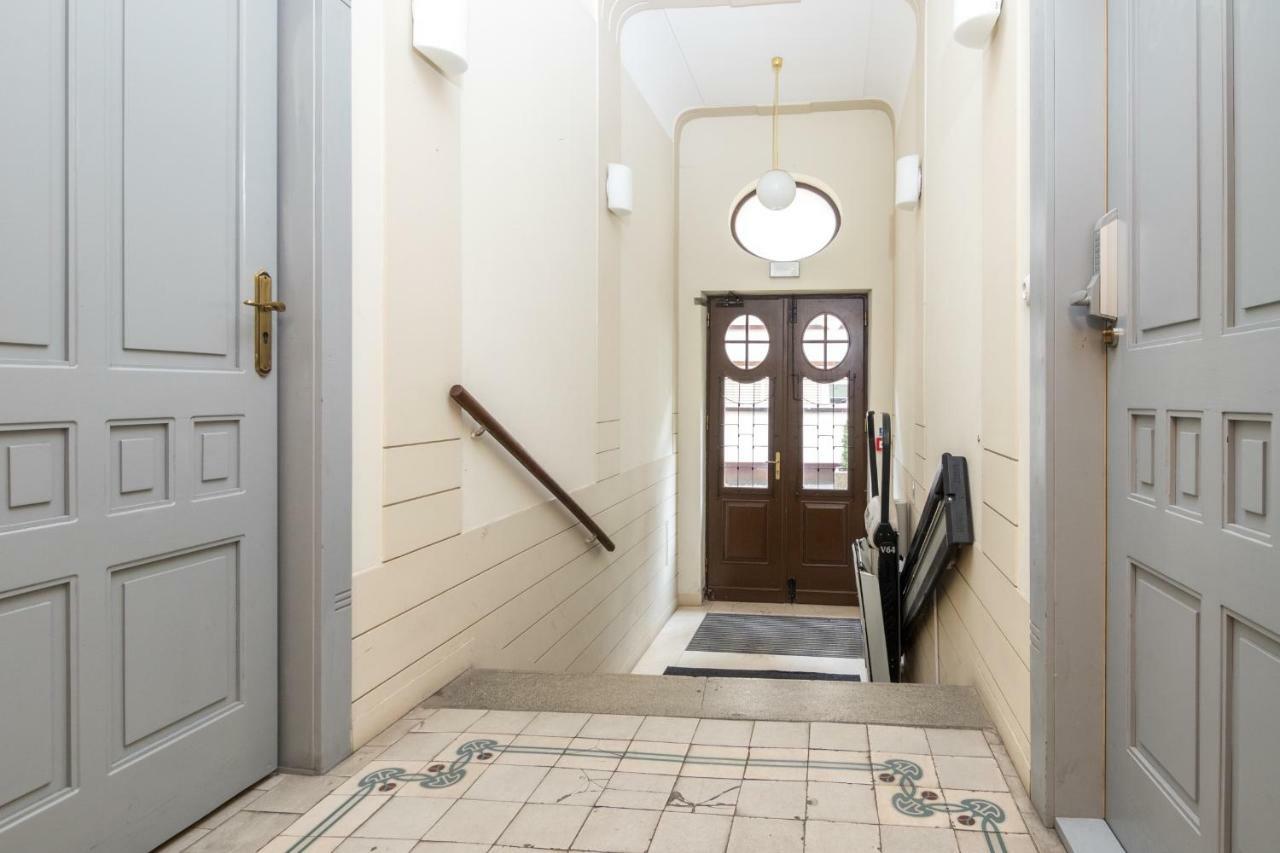 Cheerful Air Conditioned Apartment With Mezzanine And Parking - Old Town クラクフ エクステリア 写真