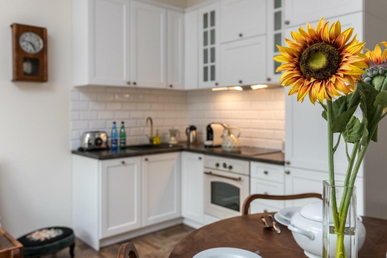 Cheerful Air Conditioned Apartment With Mezzanine And Parking - Old Town クラクフ エクステリア 写真