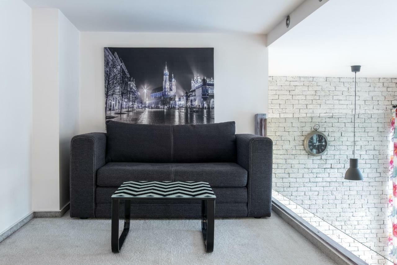 Cheerful Air Conditioned Apartment With Mezzanine And Parking - Old Town クラクフ エクステリア 写真
